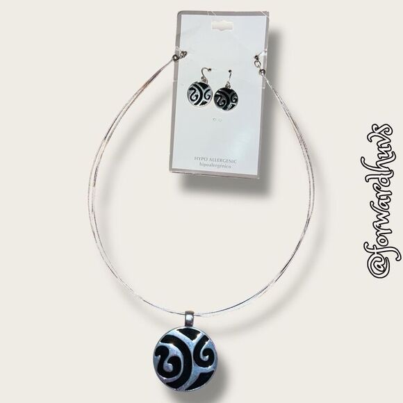 Bundle Sale 3 for $15 | Black and Silver Wire Necklace & Earring Set - Picture 1 of 7